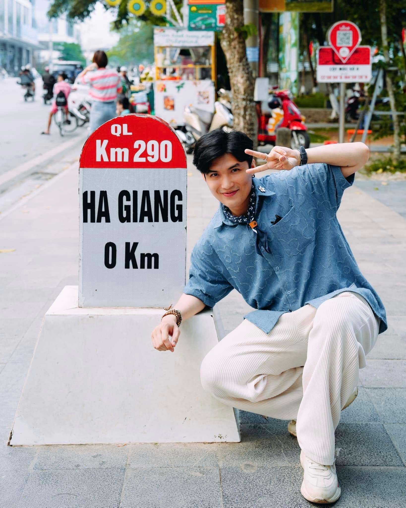 Tour Hà Giang - Kem cột mốc số 0 Km cùng cùng The Sinh Tourist 22 Bát Đàn